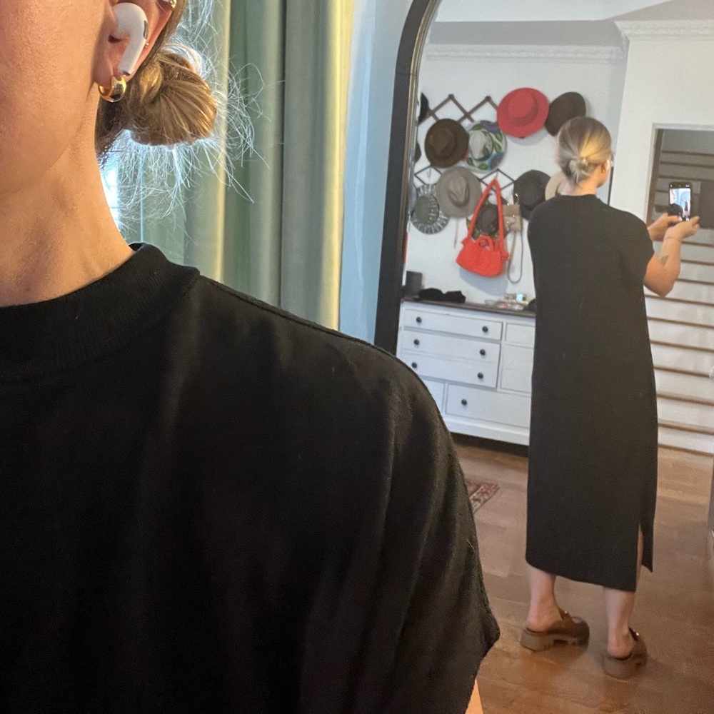 Black Midi T-Shirt Dress - Casual Women’s Dress - Picture 2 of 2